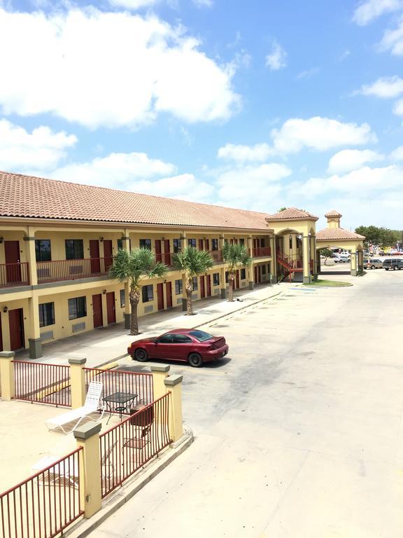 Boca Chica Inn And Suites Μπράουνσβιλ Εξωτερικό φωτογραφία