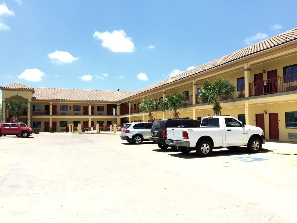 Boca Chica Inn And Suites Μπράουνσβιλ Εξωτερικό φωτογραφία