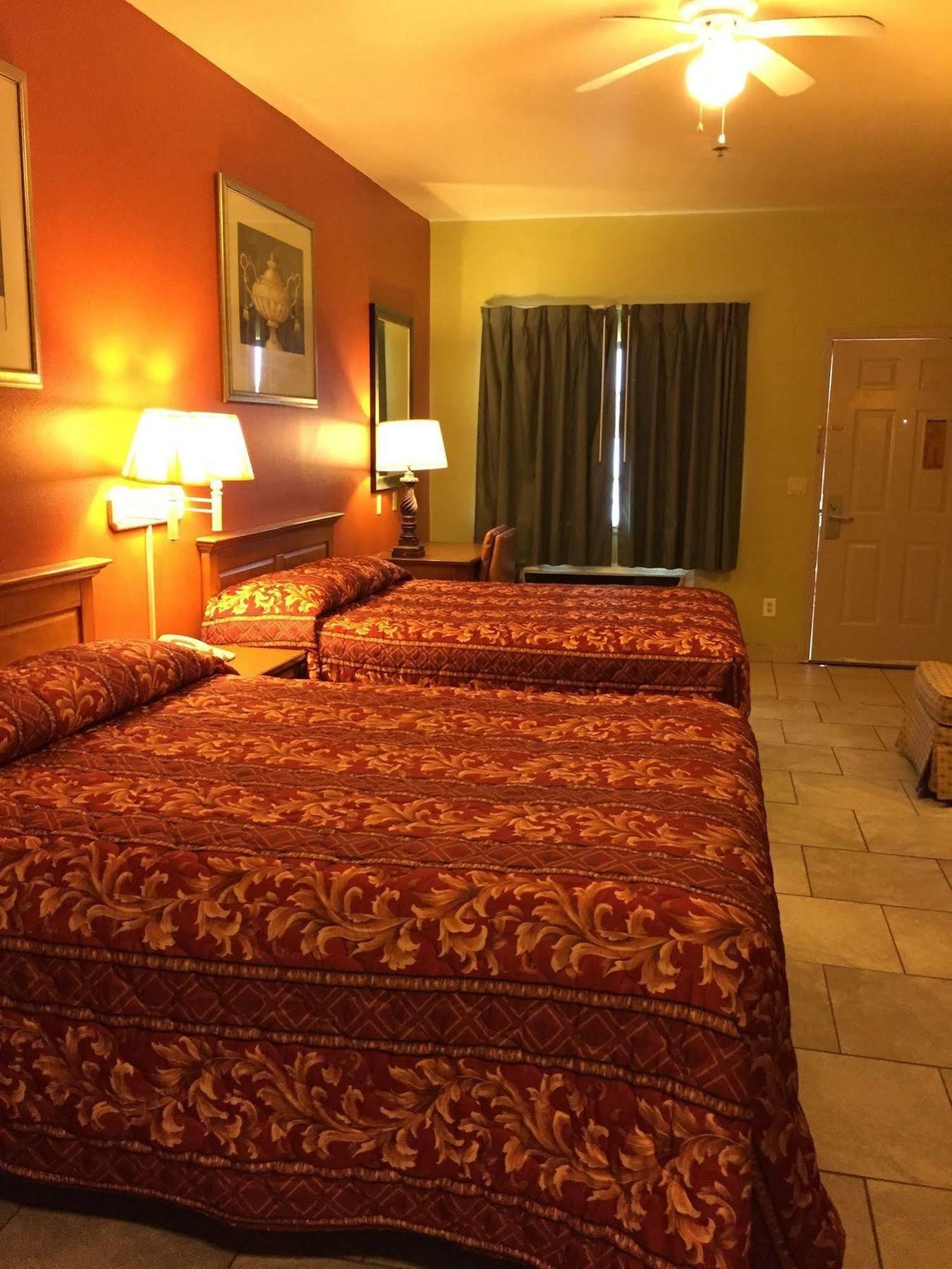 Boca Chica Inn And Suites Μπράουνσβιλ Εξωτερικό φωτογραφία